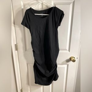 Ingrid and Isabel - Black maternity T shirt dress - Medium